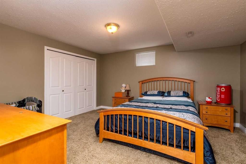 4002 60 Avenue, Lloydminster, AB - Indoor Photo Showing Bedroom