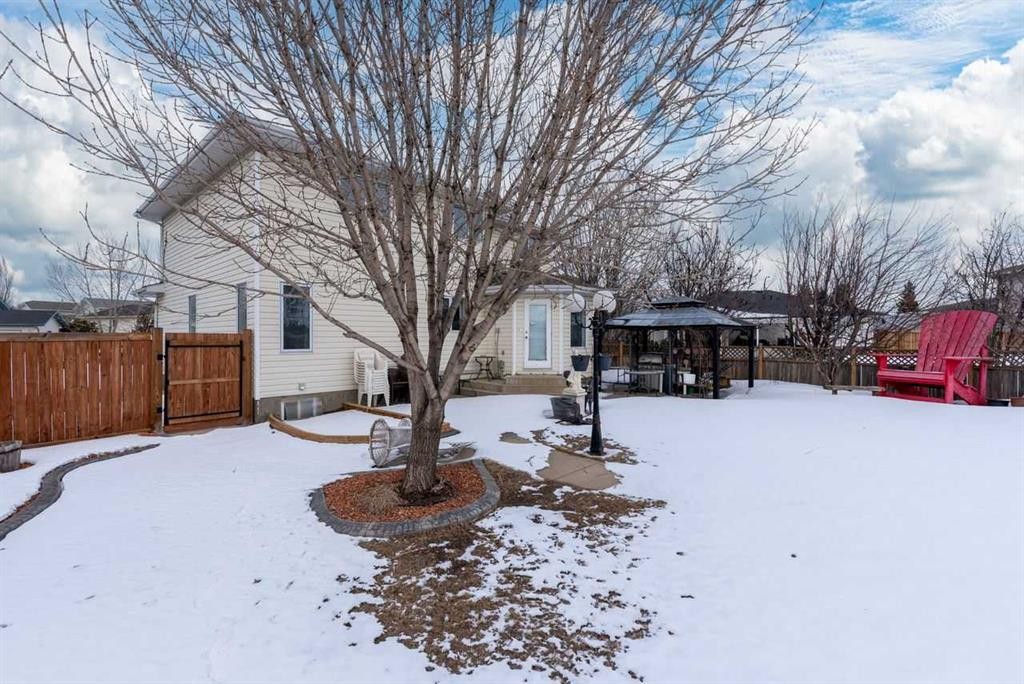 4002 60 Avenue, Lloydminster, AB - Outdoor