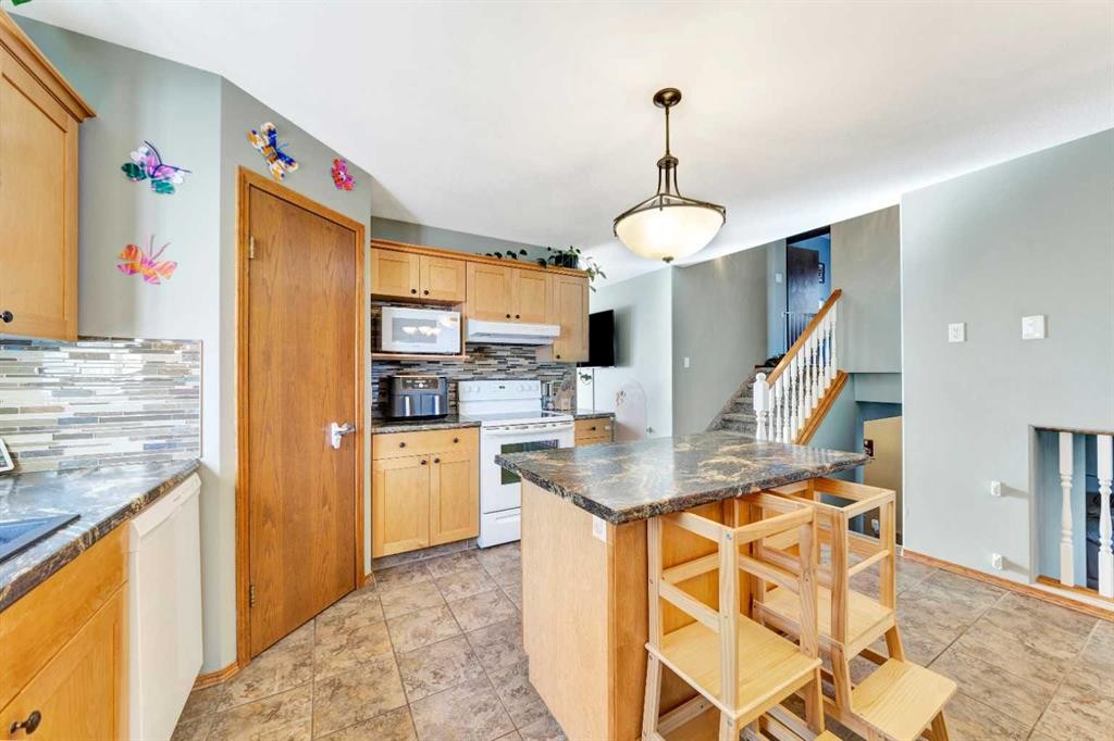 3403 60 Avenue, Lloydminster, AB - Indoor Photo Showing Kitchen