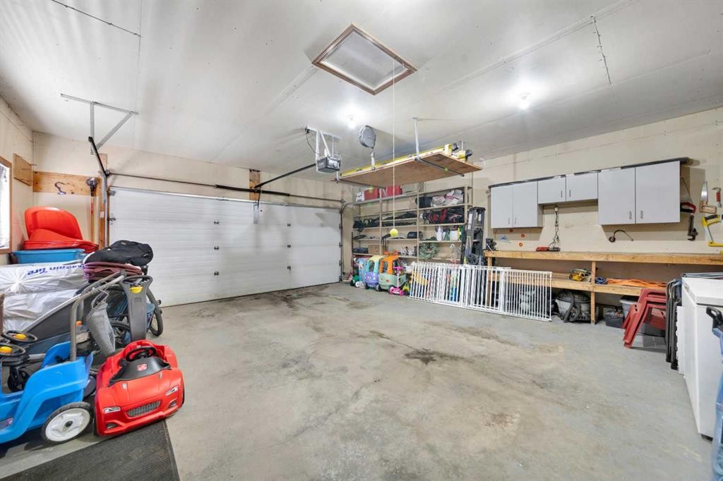 3403 60 Avenue, Lloydminster, AB - Indoor Photo Showing Garage