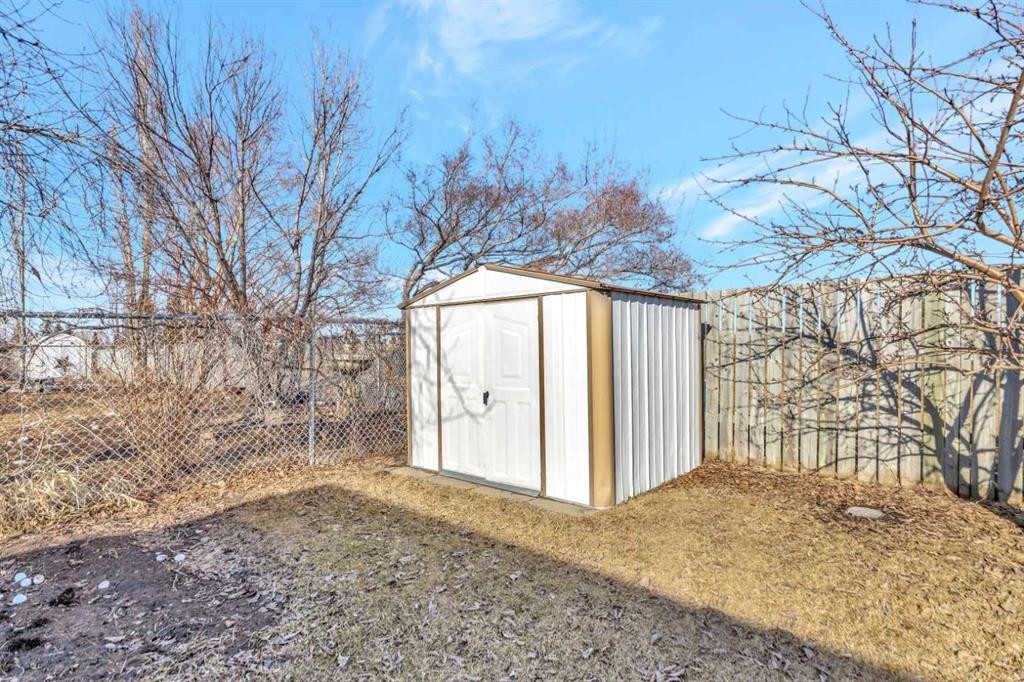 3403 60 Avenue, Lloydminster, AB - Outdoor