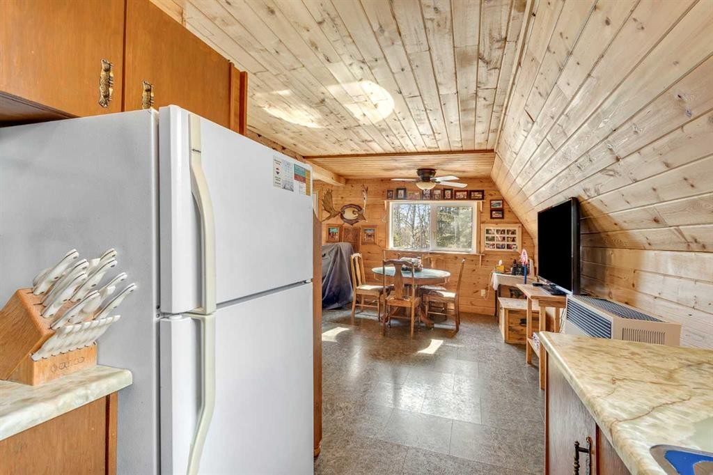 1447 Lakeview Drive, Turtle Lake, SK - Indoor Photo Showing Kitchen