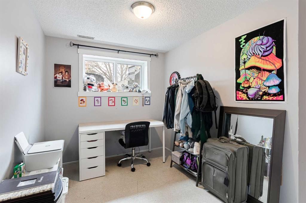 2713 47 Avenue, Lloydminster, SK - Indoor