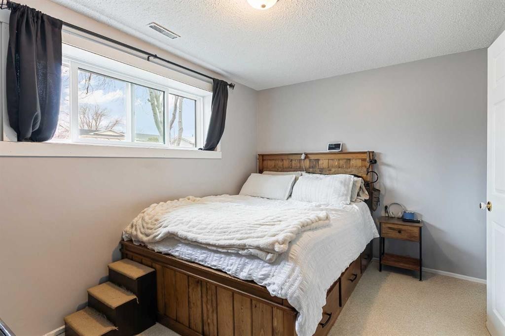 2713 47 Avenue, Lloydminster, SK - Indoor Photo Showing Bedroom