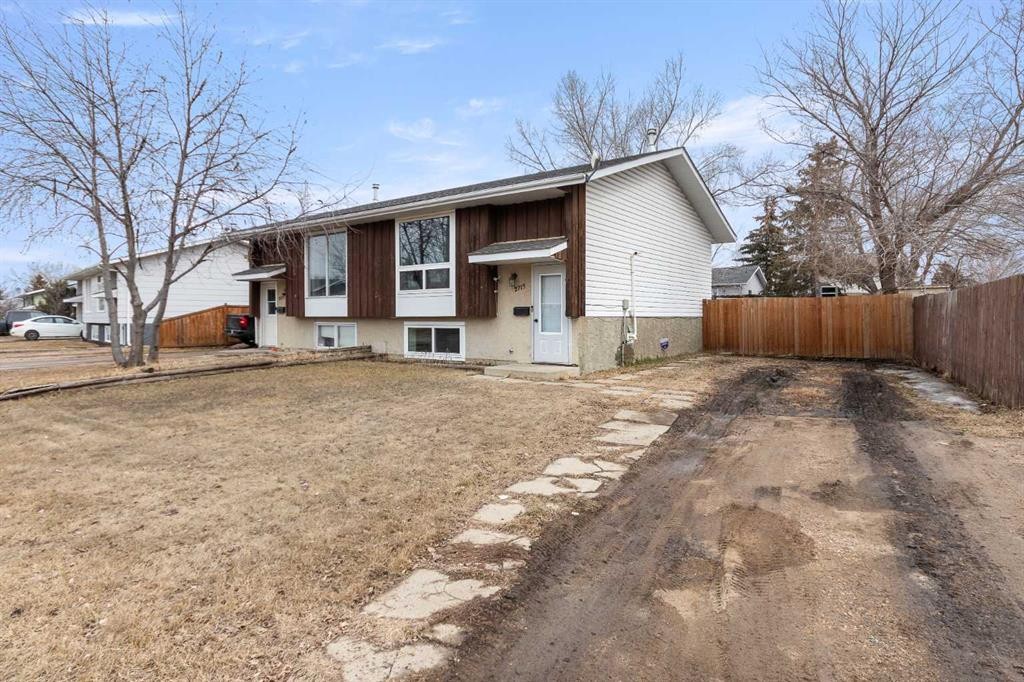 2713 47 Avenue, Lloydminster, SK - Outdoor