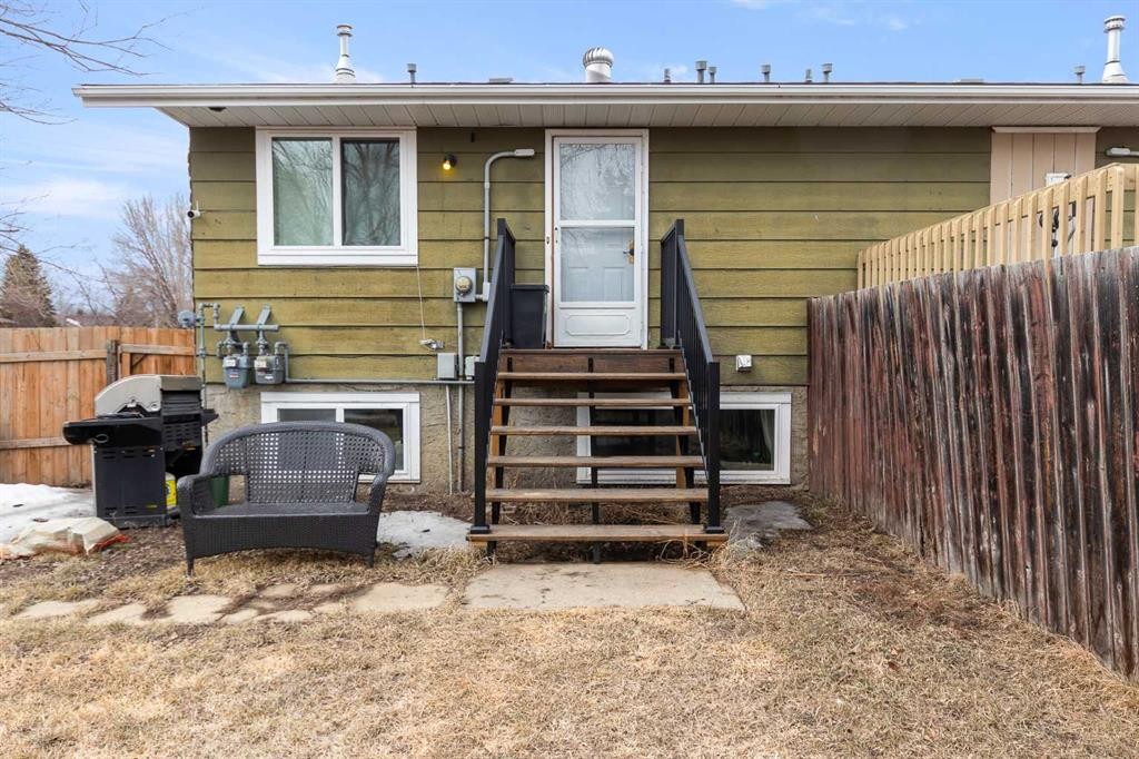 2713 47 Avenue, Lloydminster, SK - Outdoor With Exterior