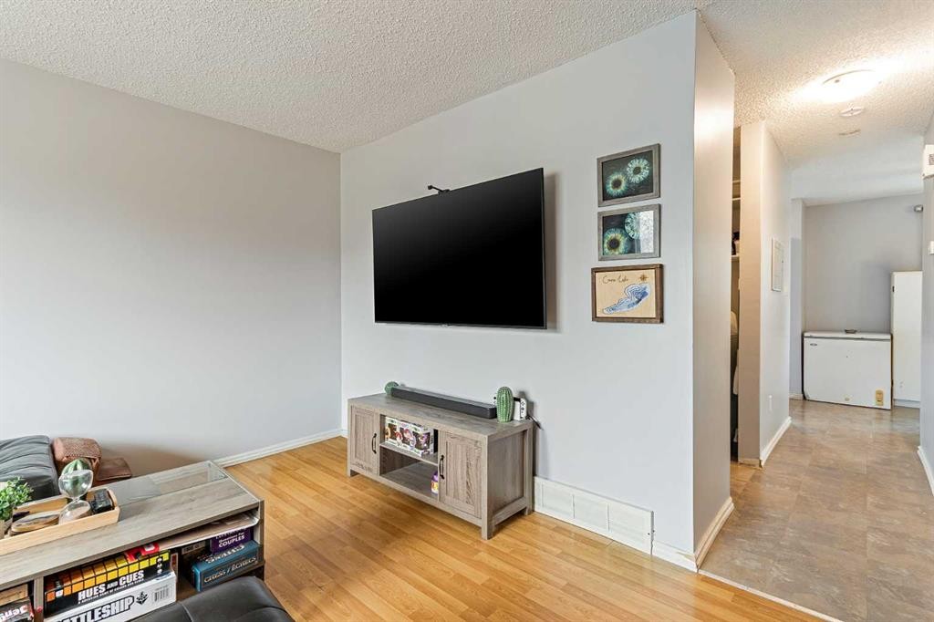 2713 47 Avenue, Lloydminster, SK - Indoor
