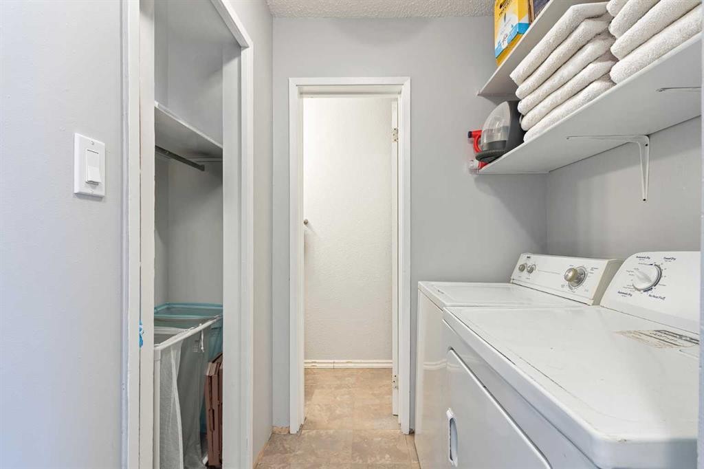 2713 47 Avenue, Lloydminster, SK - Indoor Photo Showing Laundry Room