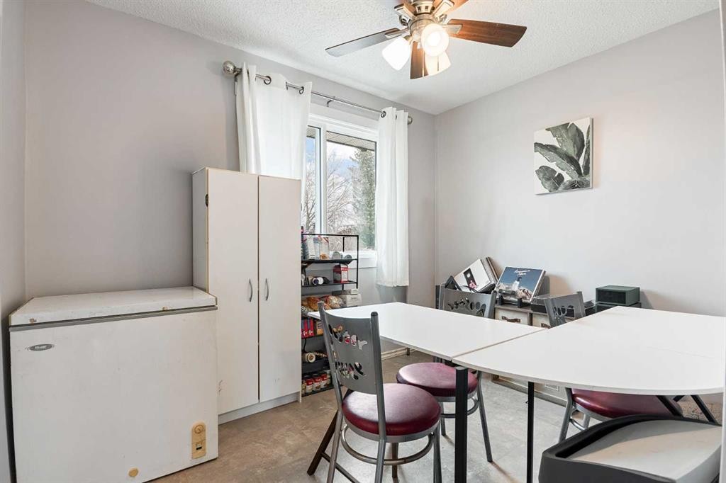 2713 47 Avenue, Lloydminster, SK - Indoor