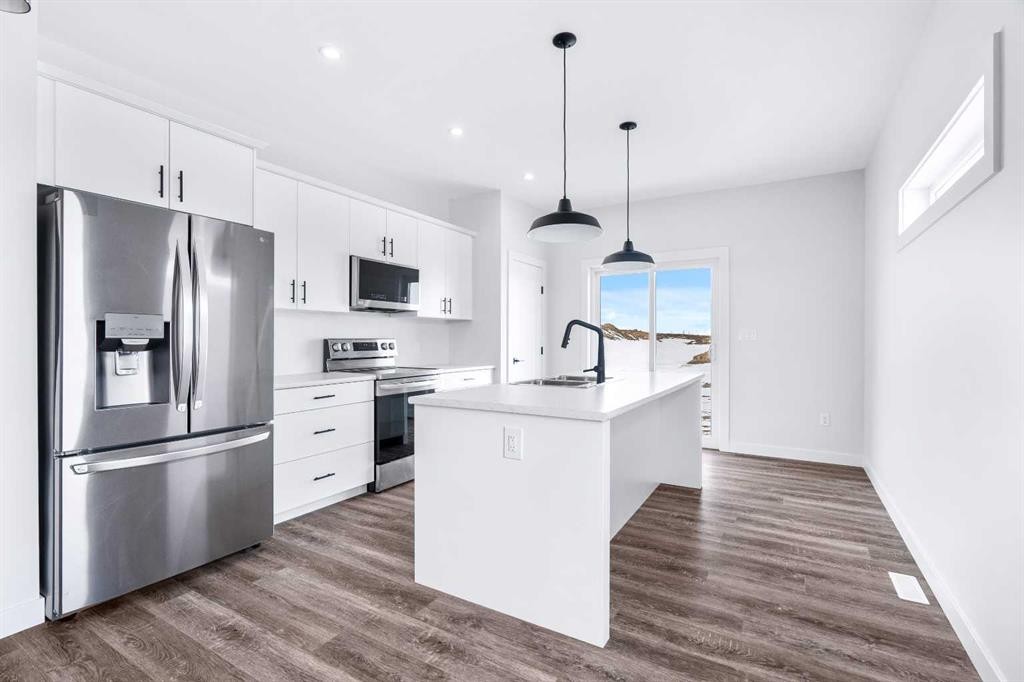 1308 56 Avenue, Lloydminster, AB - Indoor Photo Showing Kitchen With Upgraded Kitchen