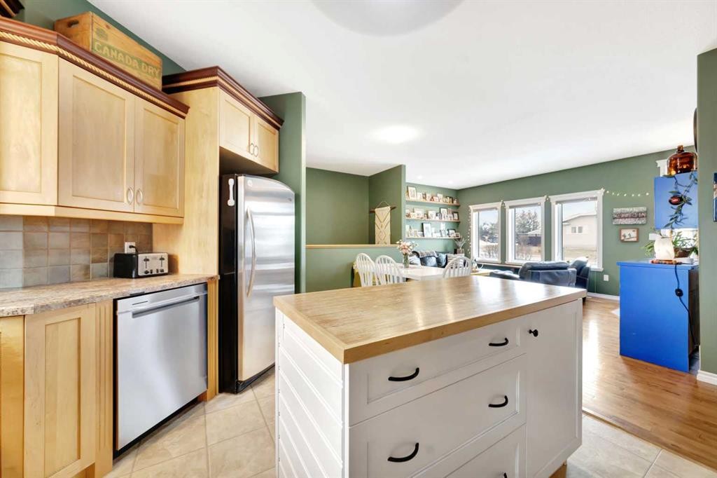 25 2 Avenue Se, Marshall, SK - Indoor Photo Showing Kitchen