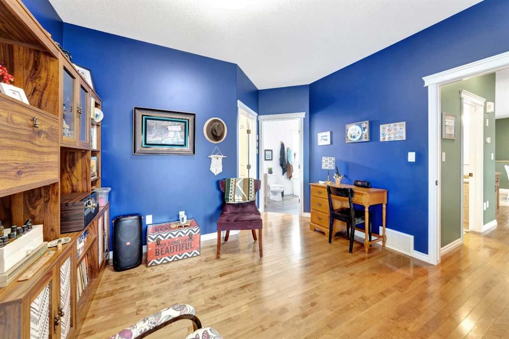 25 2 Avenue Se, Marshall, SK - Indoor