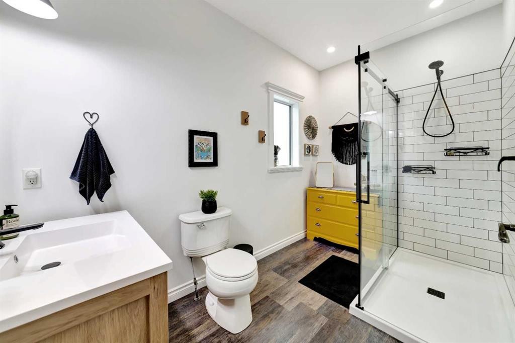 25 2 Avenue Se, Marshall, SK - Indoor Photo Showing Bathroom