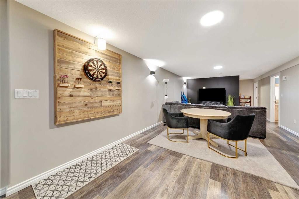 25 2 Avenue Se, Marshall, SK - Indoor