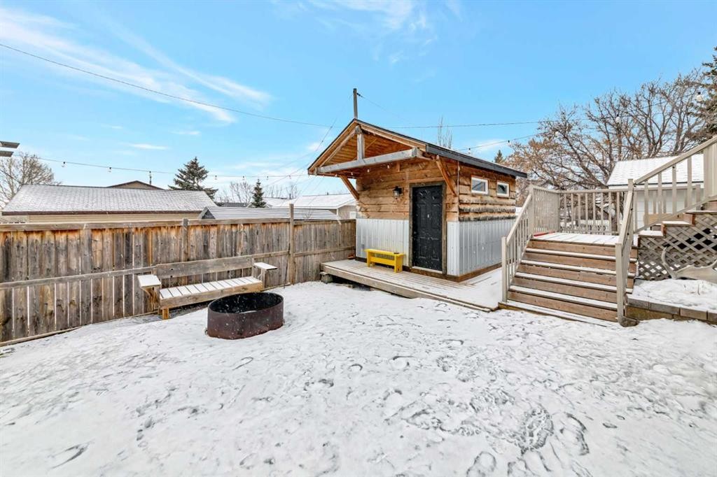 25 2 Avenue Se, Marshall, SK - Outdoor