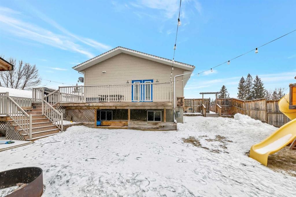 25 2 Avenue Se, Marshall, SK - Outdoor With Deck Patio Veranda