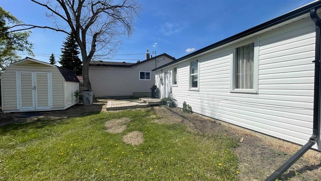 709 7 Avenue, Wainwright, AB - Outdoor With Exterior