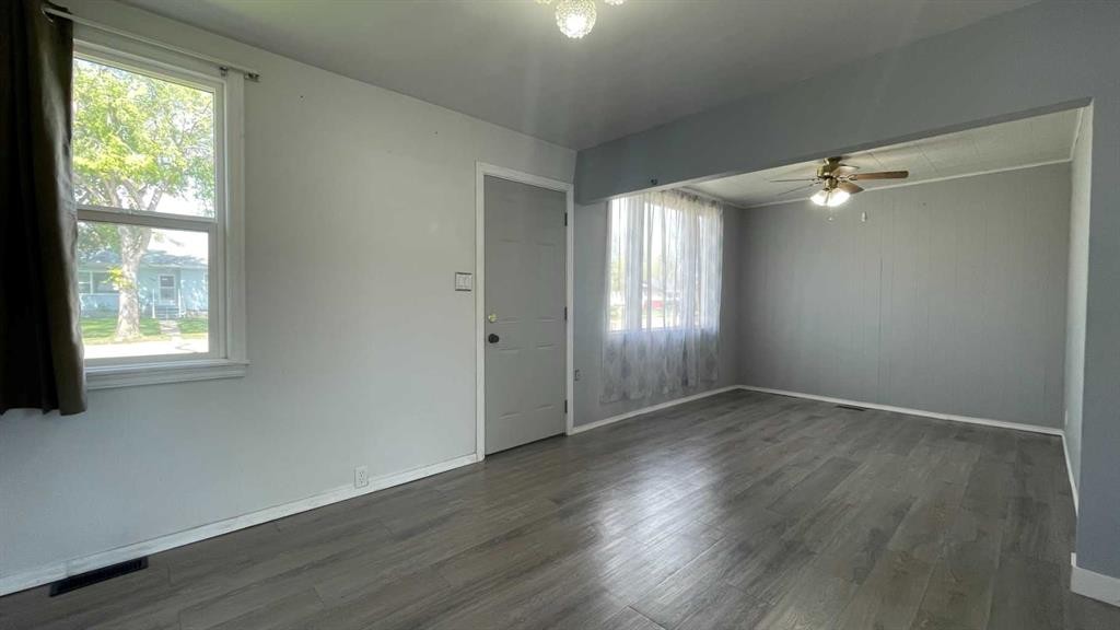 709 7 Avenue, Wainwright, AB - Indoor Photo Showing Other Room