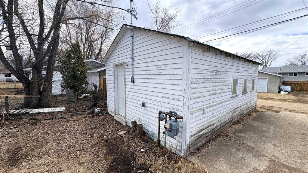 1209 5 Avenue, Wainwright, AB - Outdoor