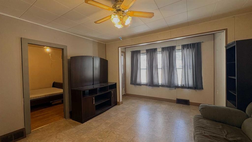 1209 5 Avenue, Wainwright, AB - Indoor