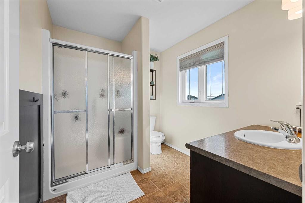 3908 74 Avenue, Lloydminster, AB - Indoor Photo Showing Bathroom