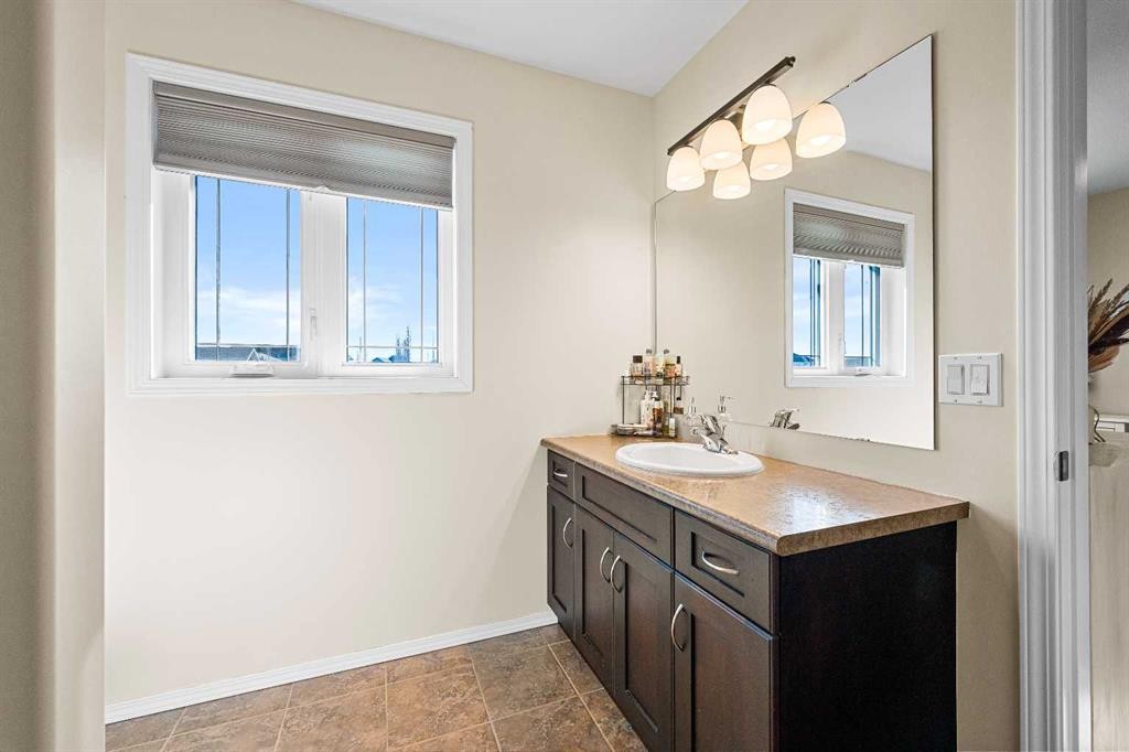 3908 74 Avenue, Lloydminster, AB - Indoor Photo Showing Bathroom