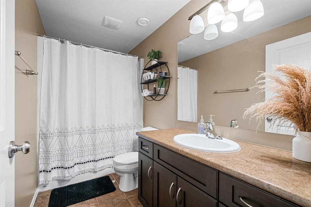 3908 74 Avenue, Lloydminster, AB - Indoor Photo Showing Bathroom