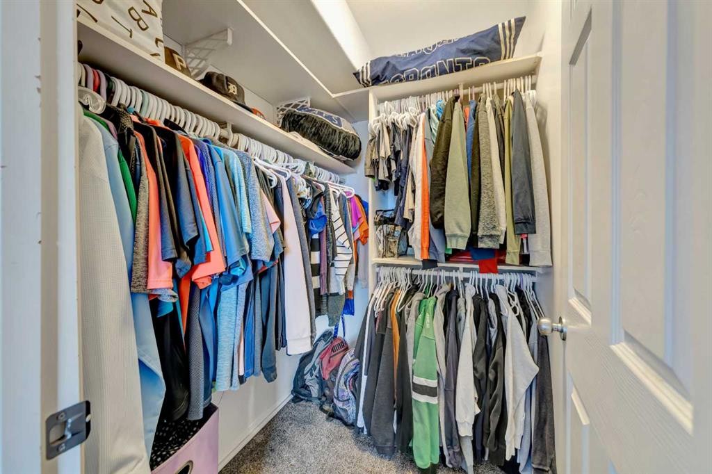 3318 44A Avenue, Lloydminster, SK - Indoor With Storage