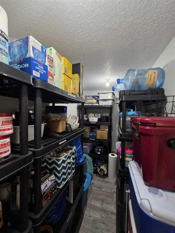 908 8 Avenue, Wainwright, AB - Indoor