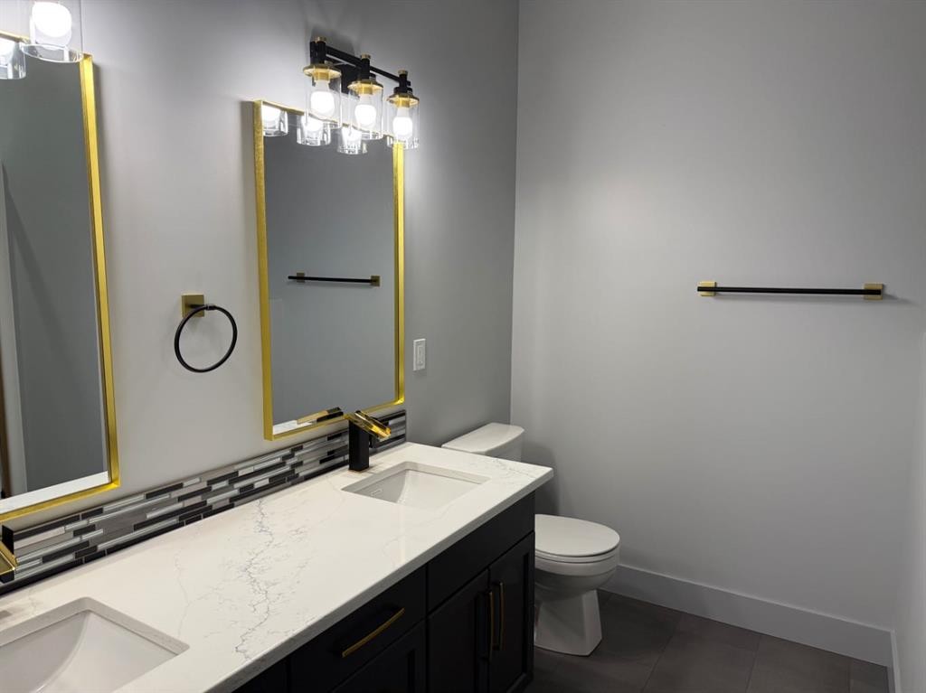 7115 37 Street, Lloydminster, AB - Indoor Photo Showing Bathroom