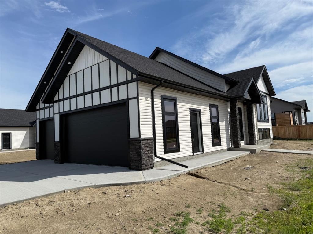 7115 37 Street, Lloydminster, AB - Outdoor