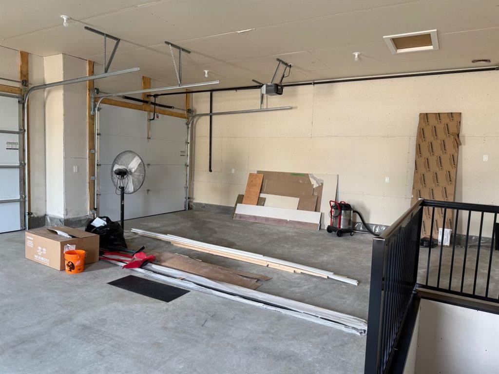 7115 37 Street, Lloydminster, AB - Indoor Photo Showing Garage