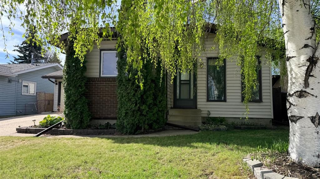 5709 40 Street, Lloydminster, AB - Outdoor