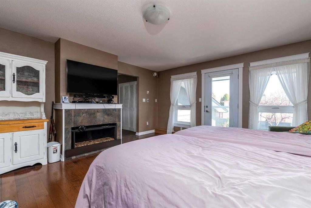 3003 51B Avenue, Lloydminster, AB - Indoor Photo Showing Bedroom