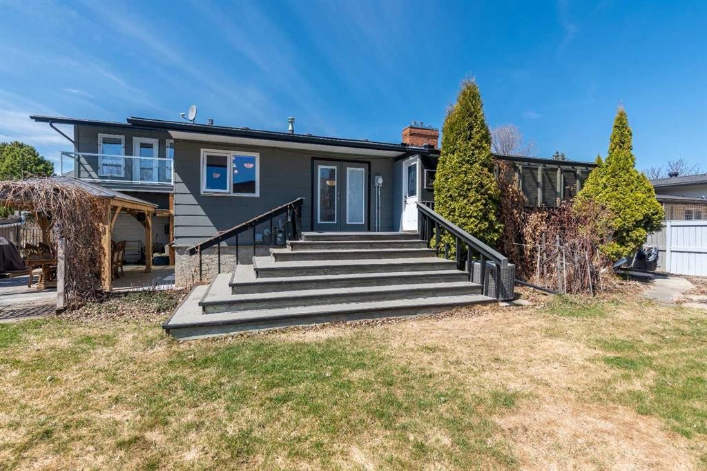 3003 51B Avenue, Lloydminster, AB - Outdoor With Deck Patio Veranda