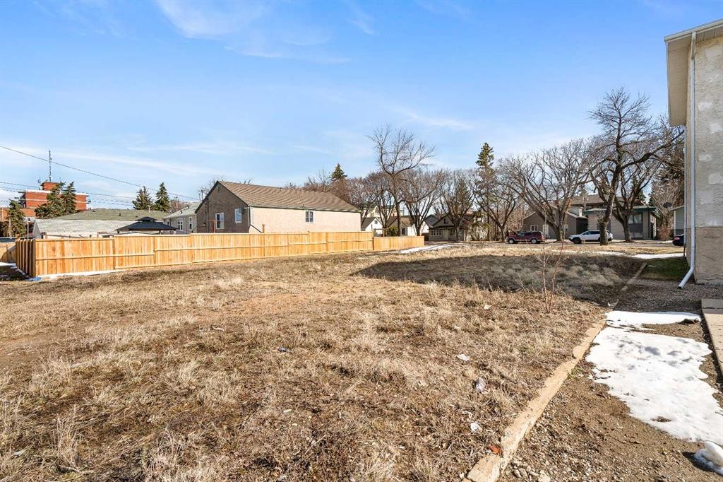 5212 50 Street, Lloydminster, AB
