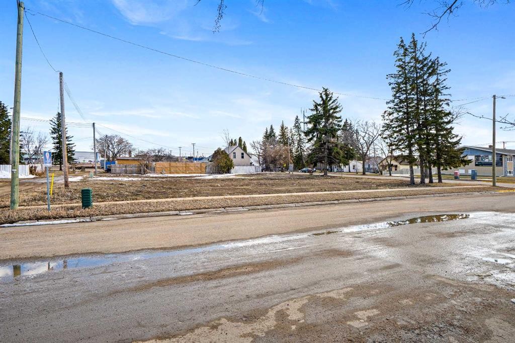 5315 49 Avenue, Lloydminster, SK