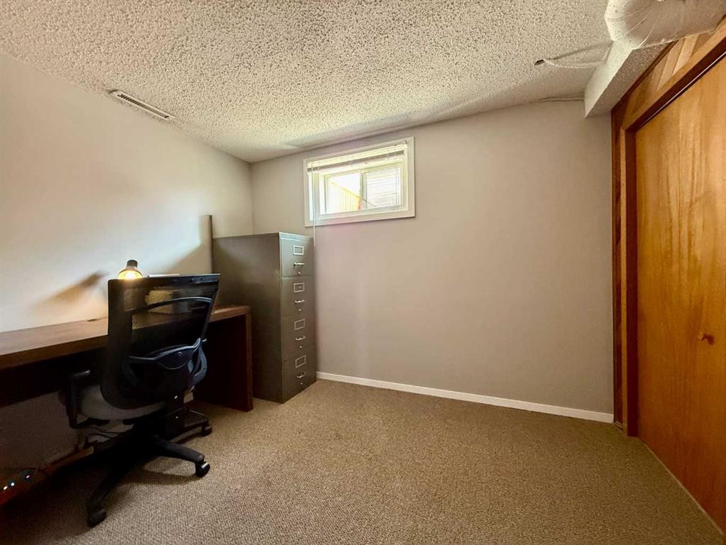 818 9 Avenue, Wainwright, AB - Indoor