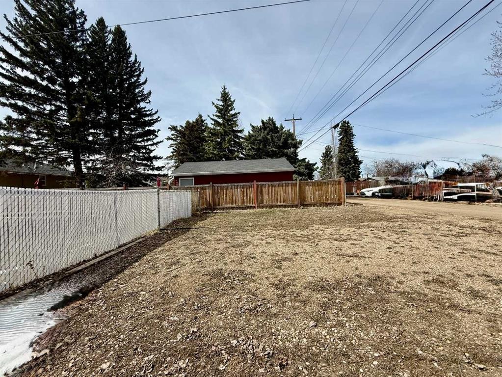 818 9 Avenue, Wainwright, AB - Outdoor