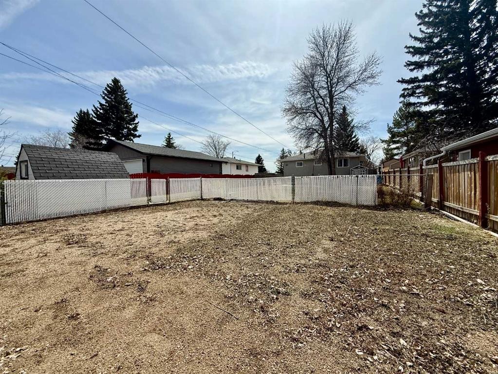 818 9 Avenue, Wainwright, AB - Outdoor
