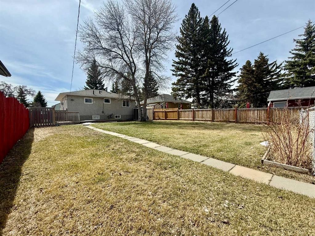 818 9 Avenue, Wainwright, AB - Outdoor