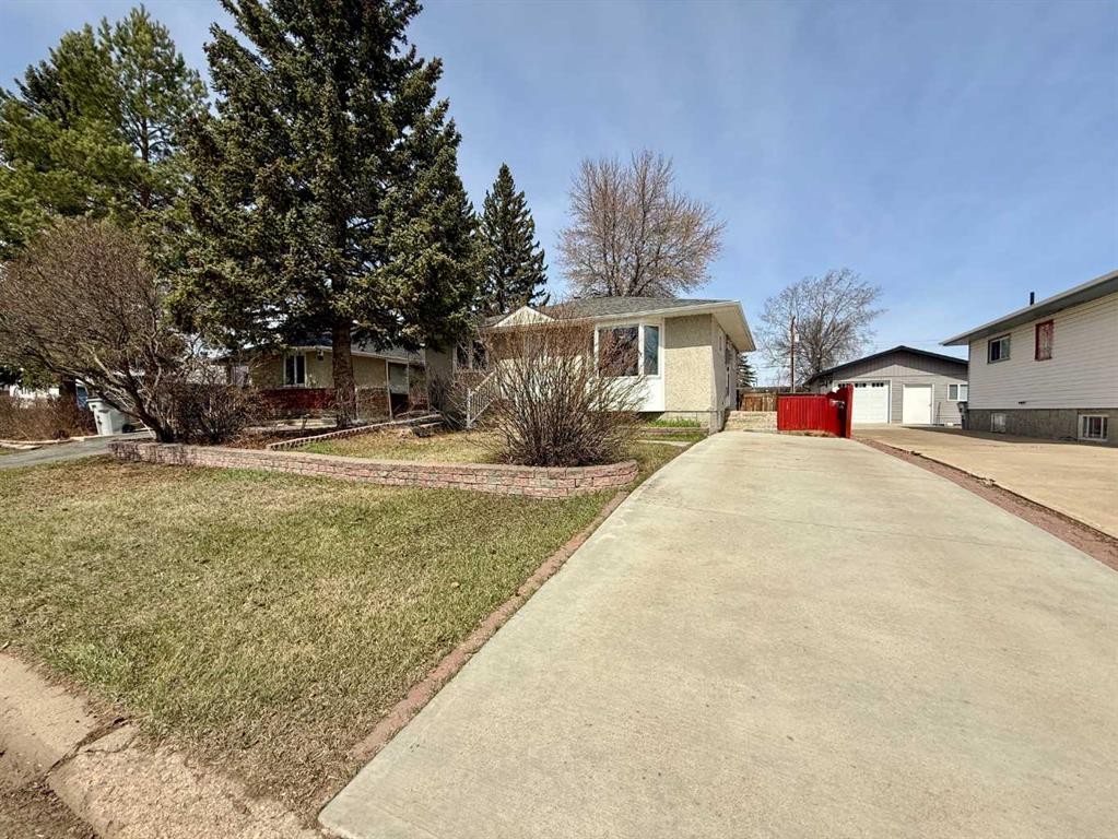 818 9 Avenue, Wainwright, AB - Outdoor