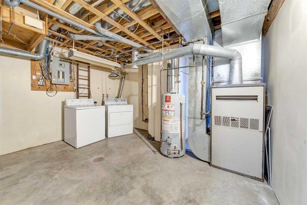 3510 57 Avenue, Lloydminster, AB - Indoor Photo Showing Laundry Room