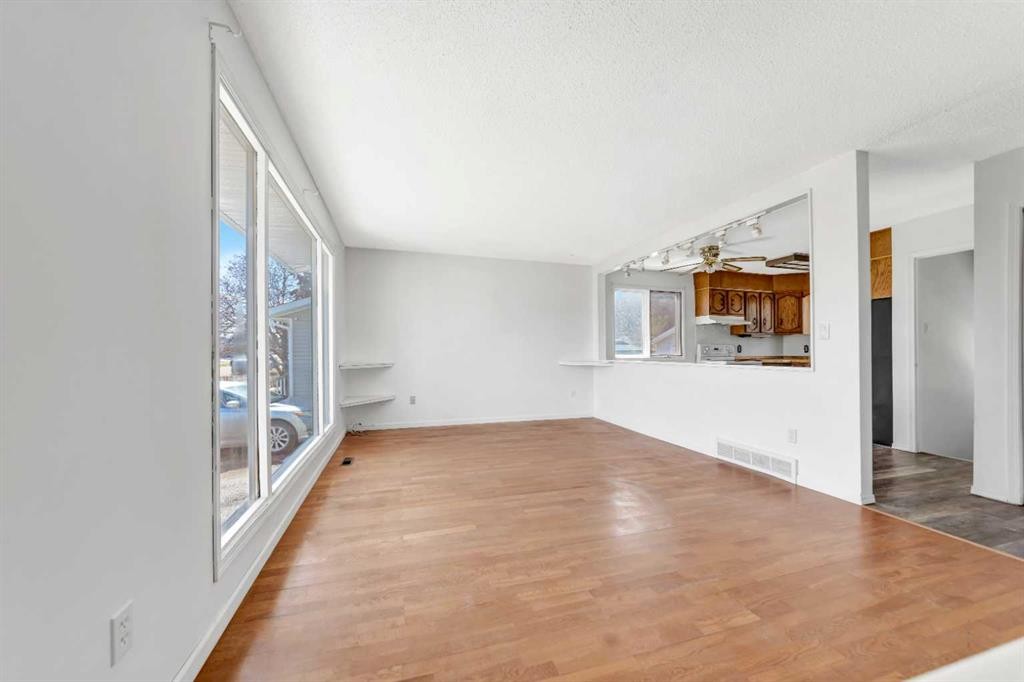 3510 57 Avenue, Lloydminster, AB - Indoor Photo Showing Other Room