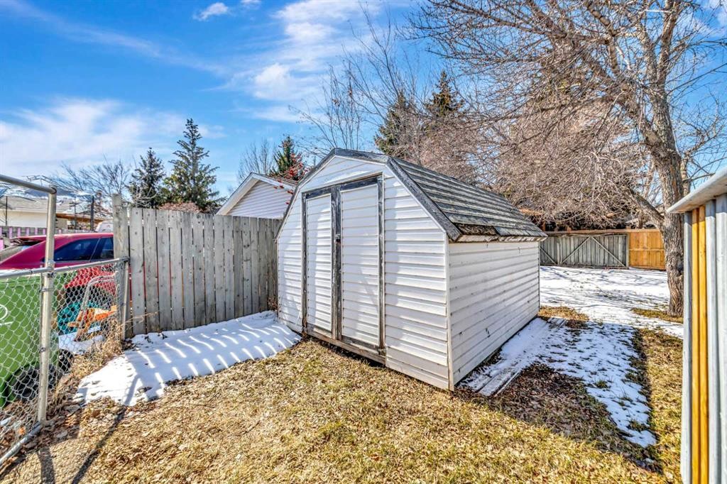 3510 57 Avenue, Lloydminster, AB - Outdoor