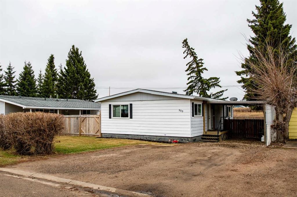 509 2 Avenue Crescent, Wainwright, AB - Outdoor