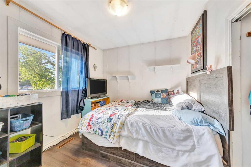 117 2 Street West, Lashburn, SK - Indoor Photo Showing Bedroom