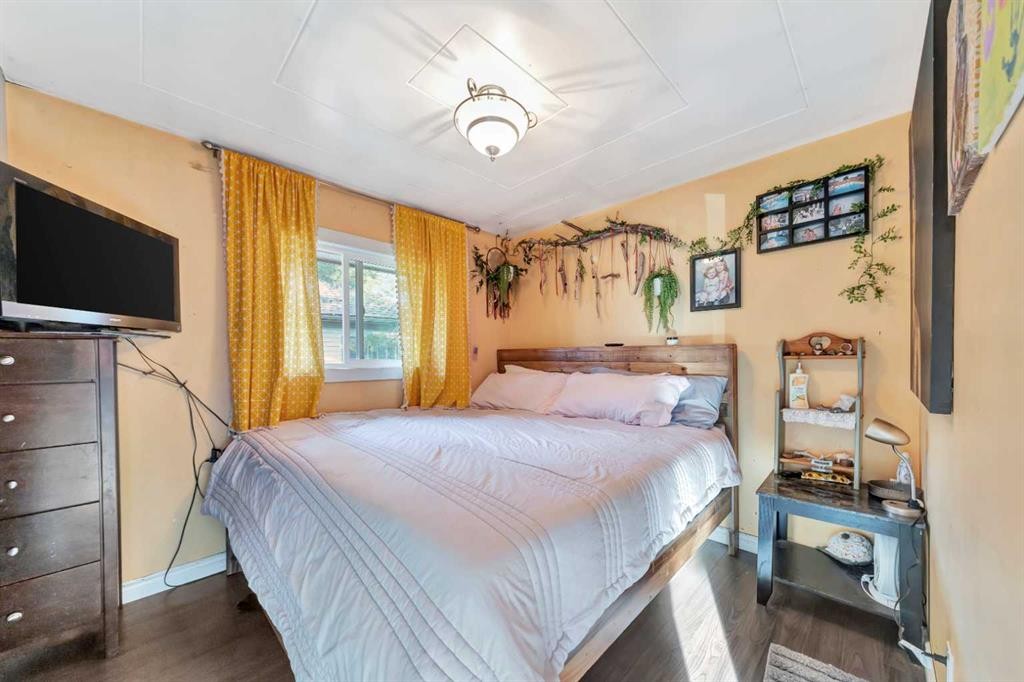 117 2 Street West, Lashburn, SK - Indoor Photo Showing Bedroom