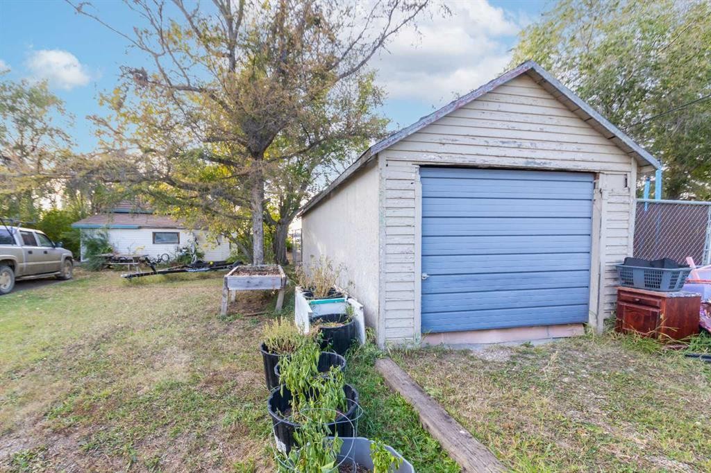 117 2 Street West, Lashburn, SK - Outdoor