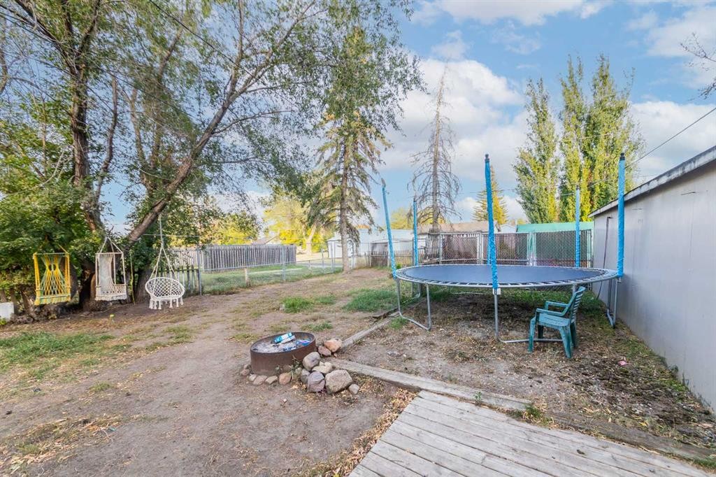 117 2 Street West, Lashburn, SK - Outdoor With Deck Patio Veranda